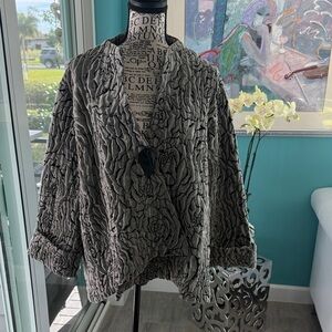 IC by Cuplous. Gray and black textured Blazer: asymmetrical  large button.